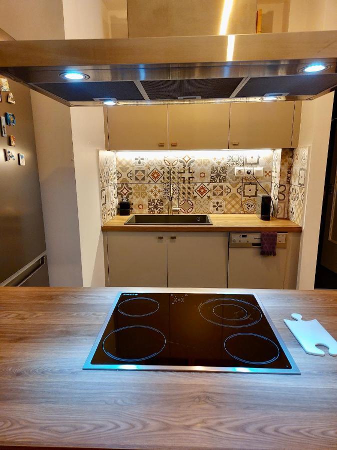 Christina-Anna Athens City Center Walking Distance To Everywhere And Acropolis, In One Of The Most Favorable Locations By National Gardens And Zoo, Hellenic Parliament In Syntagma And Stylish Exquisite Kolonaki Cozy Renovated Apartment Eksteriør billede