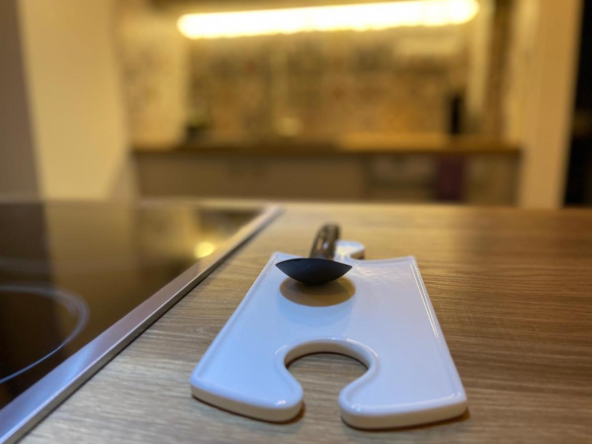 Christina-Anna Athens City Center Walking Distance To Everywhere And Acropolis, In One Of The Most Favorable Locations By National Gardens And Zoo, Hellenic Parliament In Syntagma And Stylish Exquisite Kolonaki Cozy Renovated Apartment Eksteriør billede